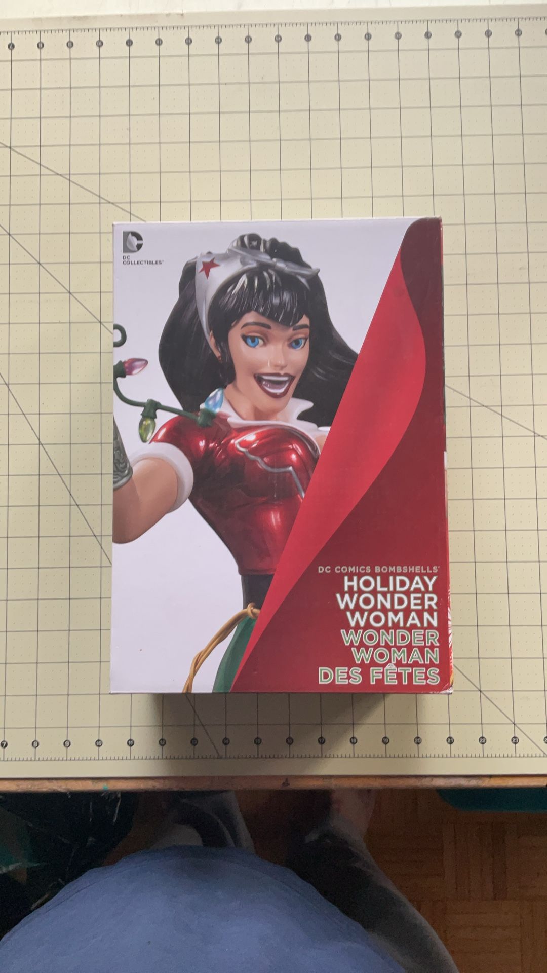 DC Comics Bombshells Holiday Wonder Woman Statue