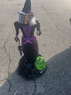 Halloween Witch Figure Decoration