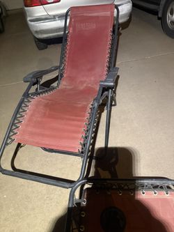 2 Loungers And Table