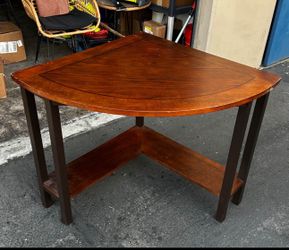 Corner Table