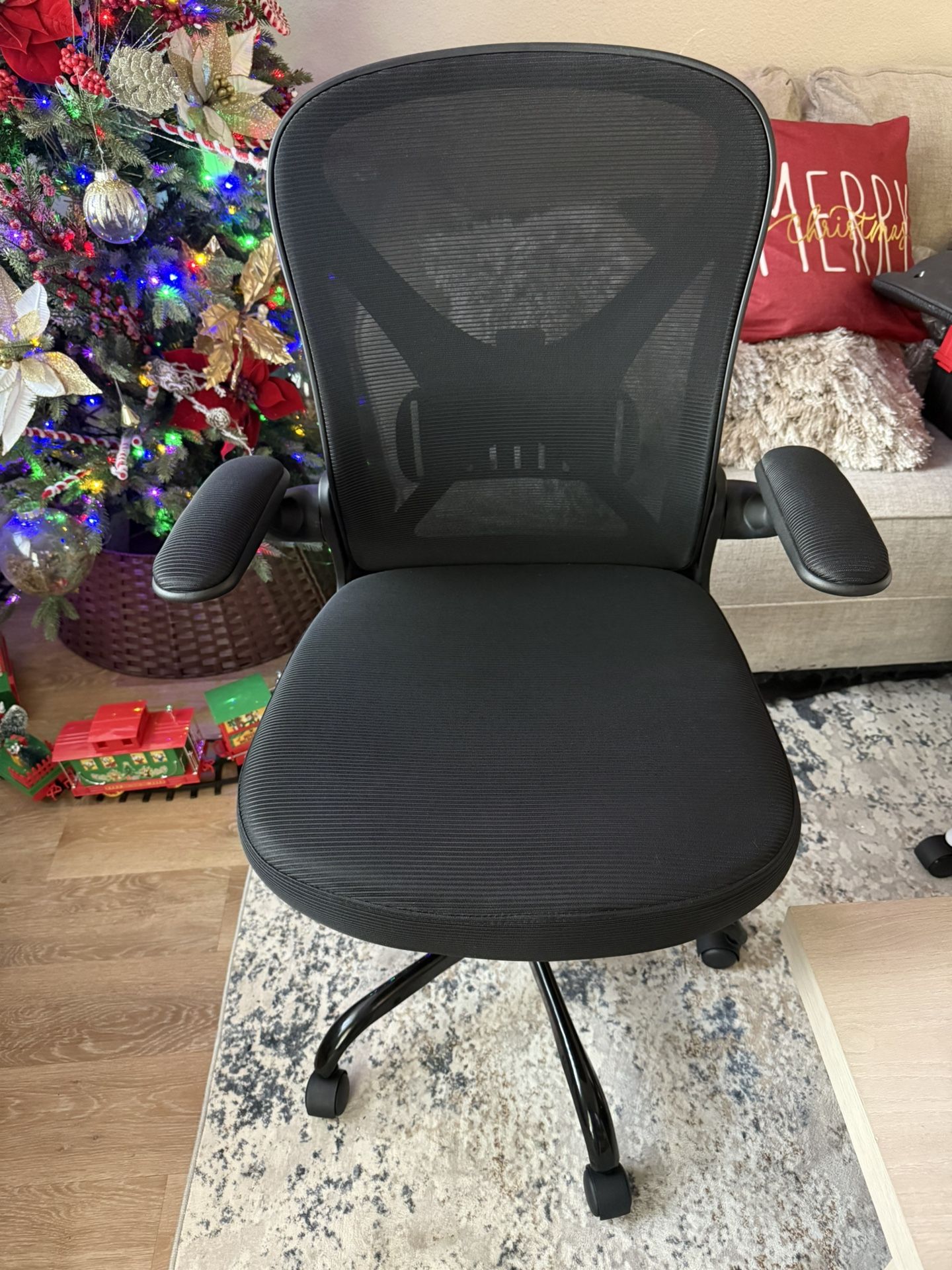 Brand New ZZH Mesh Office Chair with Lumbar Support