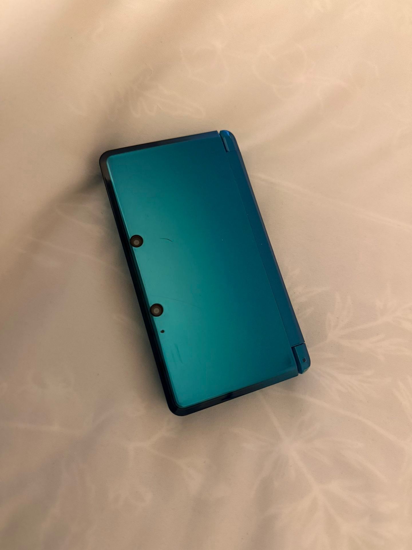 Blue 3ds With Memory Card And Charger