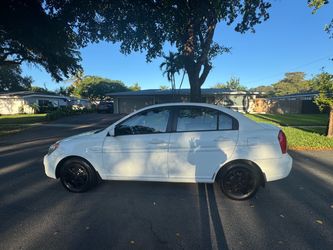 Hyundai Accent 2010