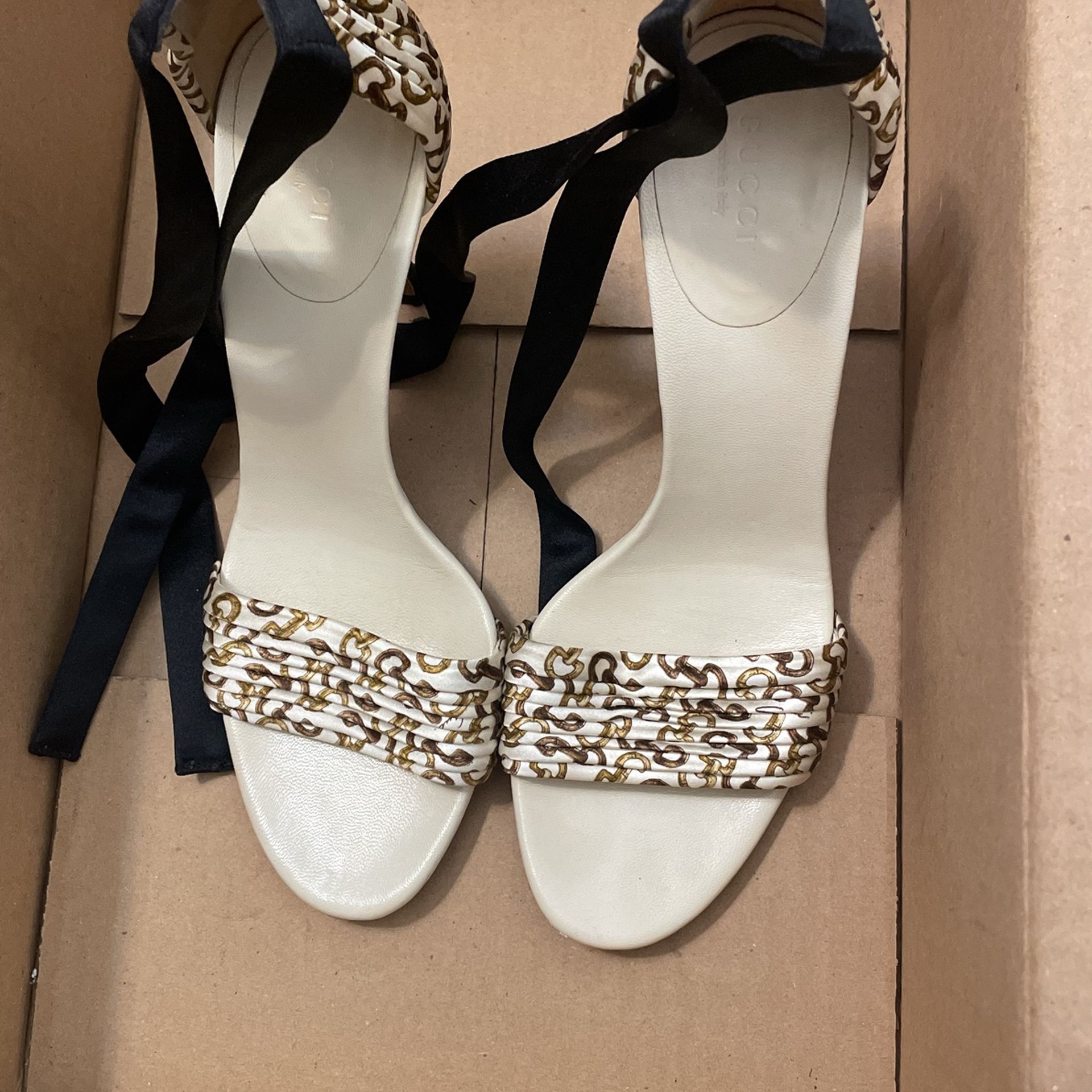 Gucci Women’s Shoes. Size 8.5 Made In Italy 