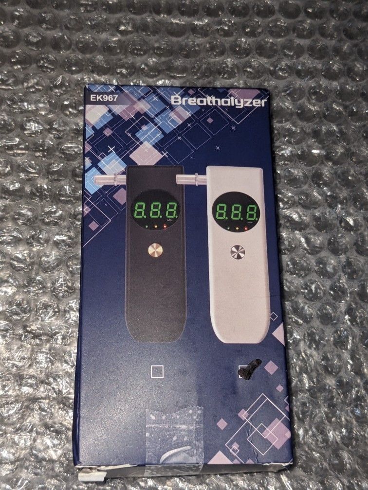 Breathalyzer Tester LCD Display with 10 Tips and Carrying Case