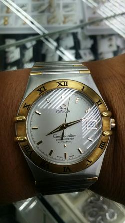 18k gold Omega Wacth Mens