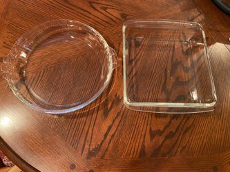 Clear PYREX Bakeware Scalloped 10” Pie Plate and 8.5” Square Brownie Pan