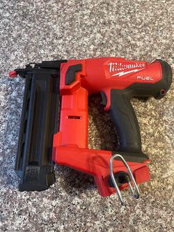 Milwaukee FUEL 18-Gauge Brad Nailer
