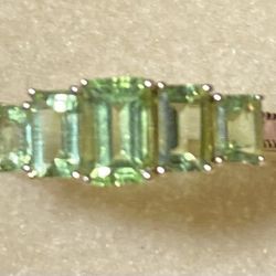 10k Gold Peridot 5 Stone Ring