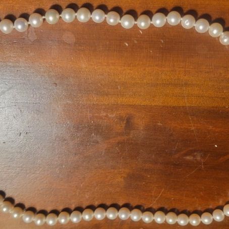 Exquisite Hand Tied Pearl Necklace Gold Clasp