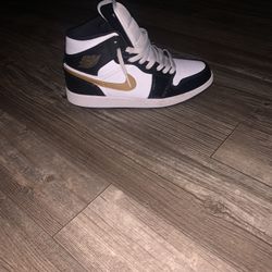 Air Jordan 1 Mid SE