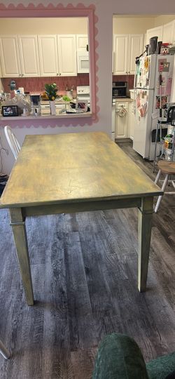 Farmhouse table
