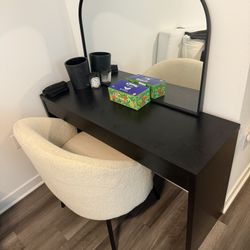 Vanity Desk Plus Mirror 