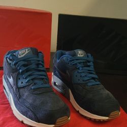 Nike Air Max  818598-400  Navy Blue Suede Women Size 8.5