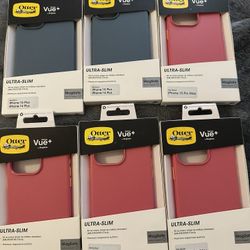 BRAND NEW LOT OF 37 PHONE CASES AND SCREEN PROTECTORS FOR IPHONES!  OTTERBOX, SPECK, BODY GLOVE, ZAGG, ETC