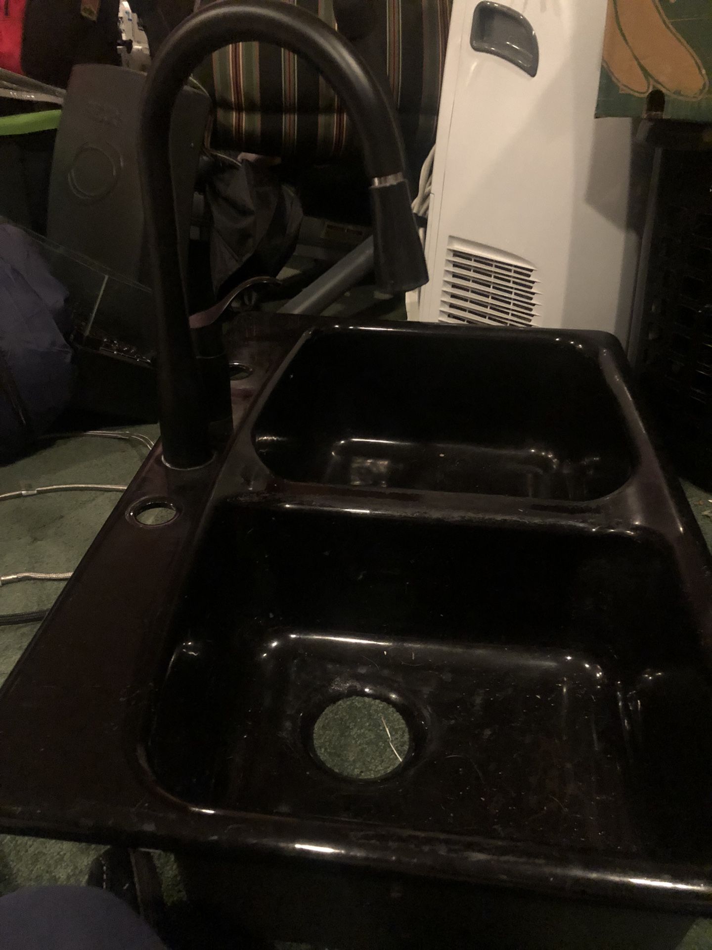Black Cast Iron Kitchen Sink… for Sale in WA OfferUp
