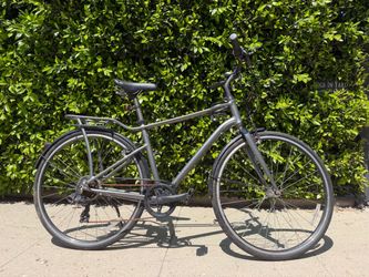 Momentum By Giant Street Bike in Dark Grey