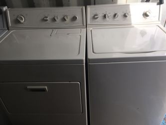 KENMORE WASHER AND DRYER WORKs looks perfect