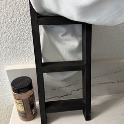 Kitchen towel ladder