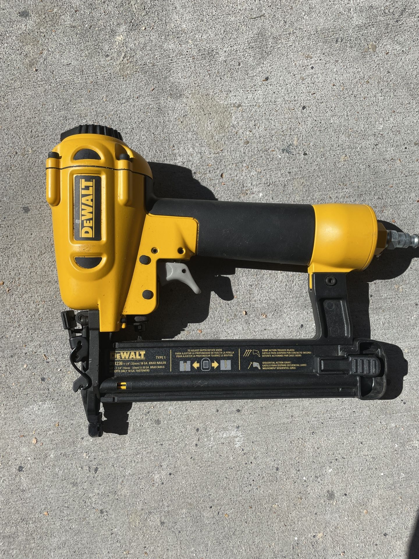 Like New Dewalt Brad Nailer 18g