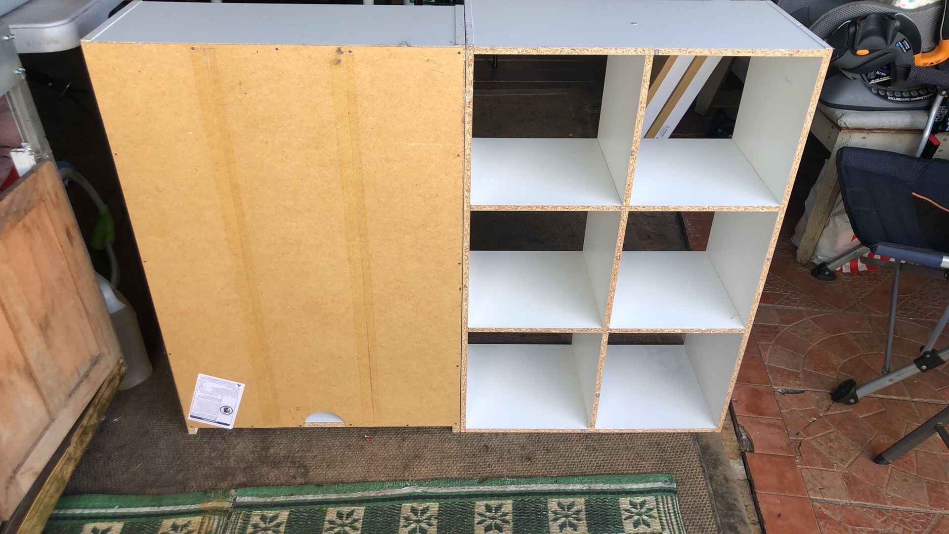 2 Bookshelves