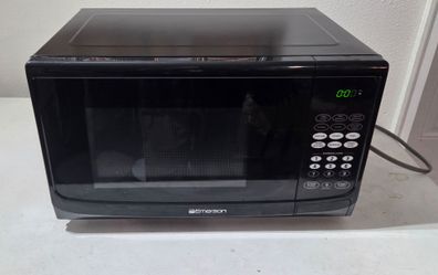 Emerson 900 watt microwave