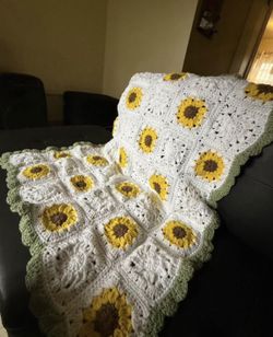 Sunflower Crochet Blanket 