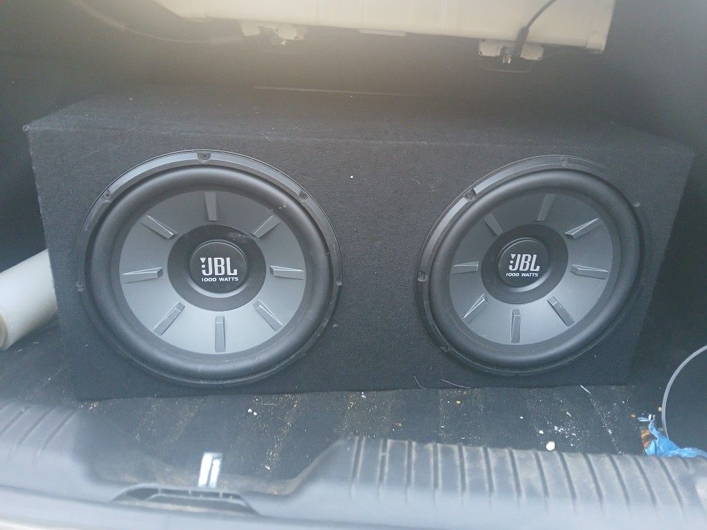 12 Inch Subs And Amp 4 Sale