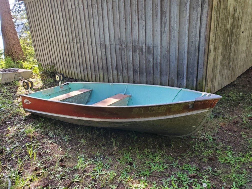 12 Foot Lund Aluminum Cartopper
