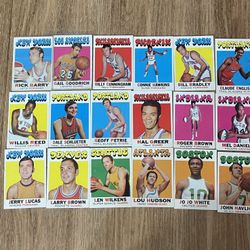 18 vintage NBA Basketball 1971-72 topps sports cards ! 