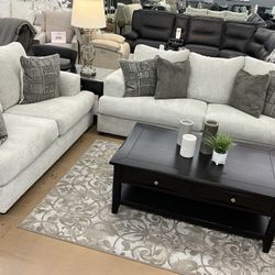 Sofa & Loveseat W Pillows 