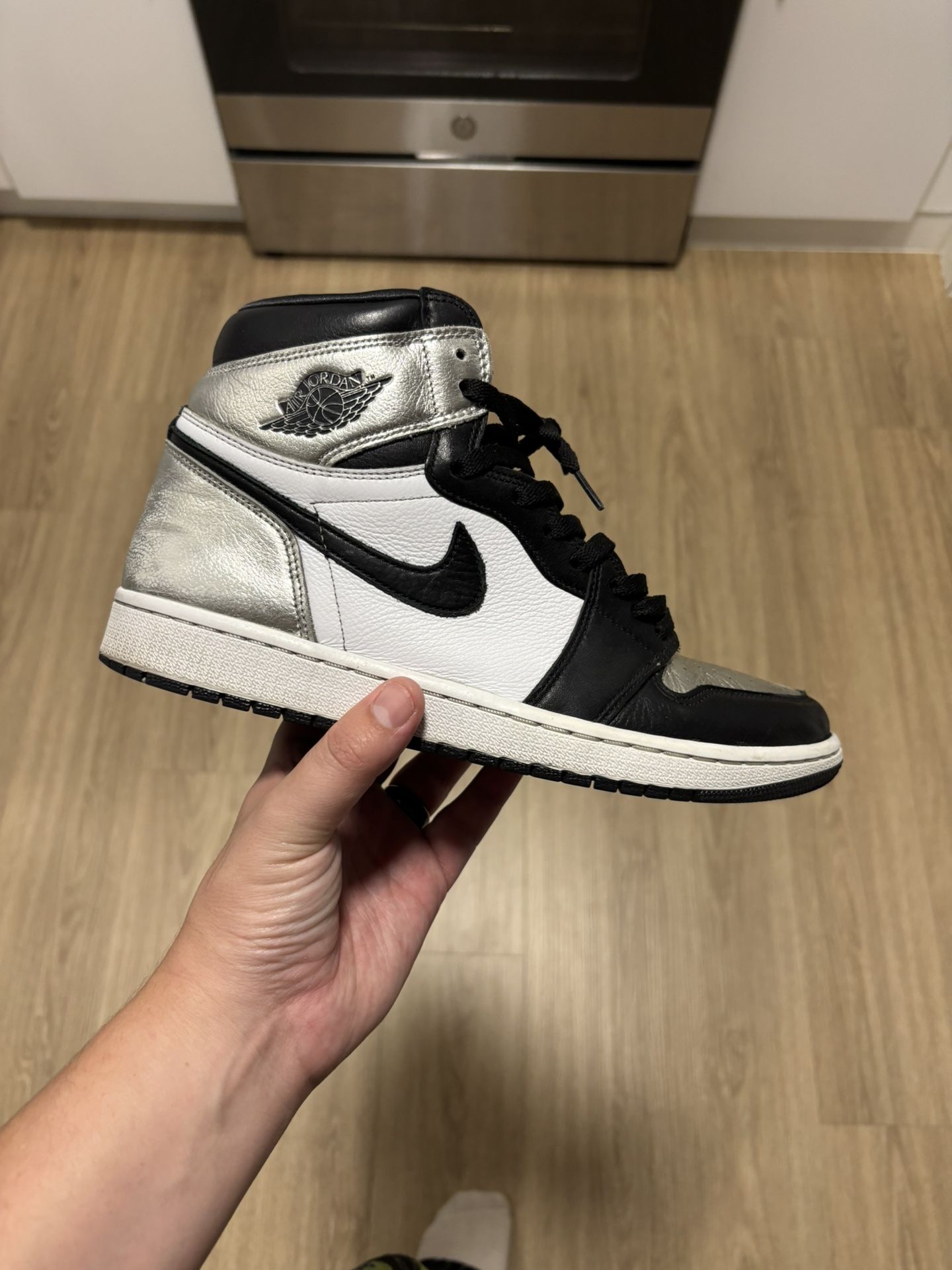 Jordan Retro 1 High Silver Toe