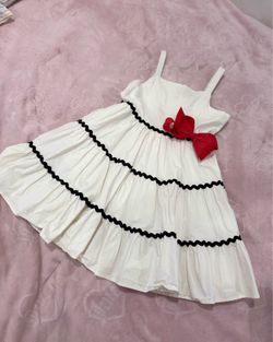 Girls dress