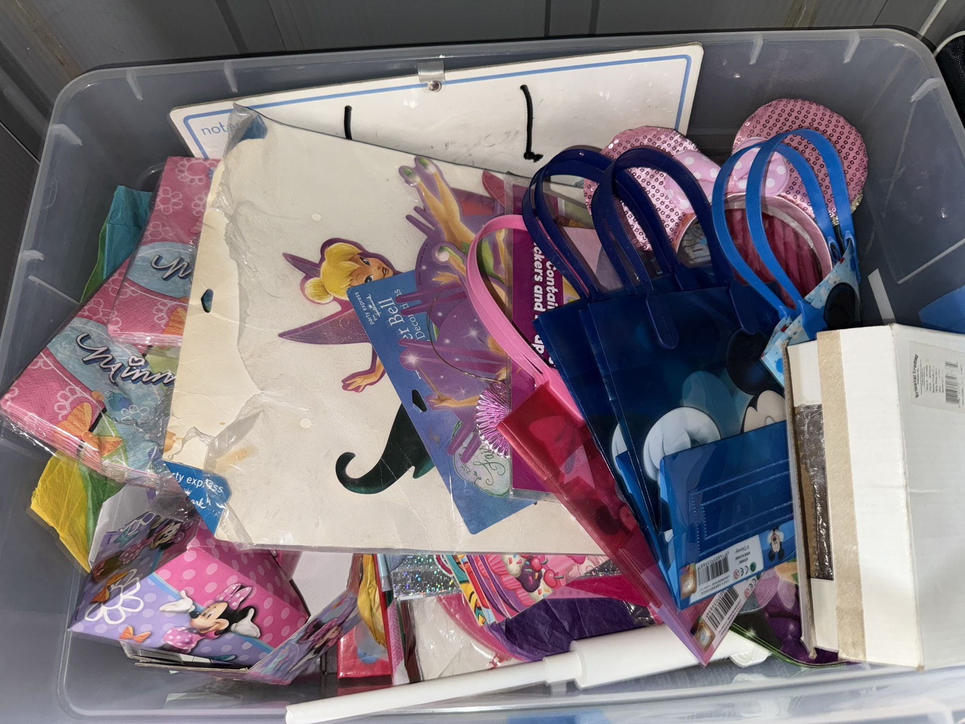 Minnie mouse party supplies