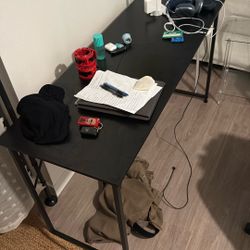Black Desk