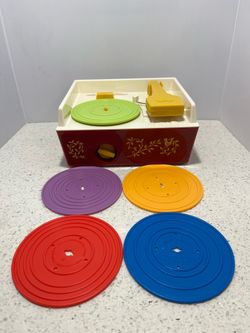 2025 Fisher Price Music Box Record Player+5 Records