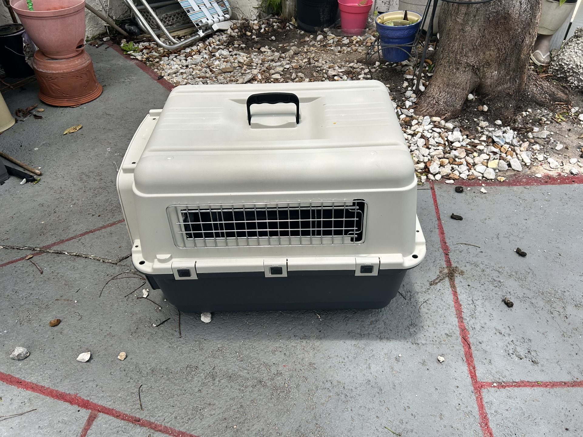 Medium/ Large Dog Crate