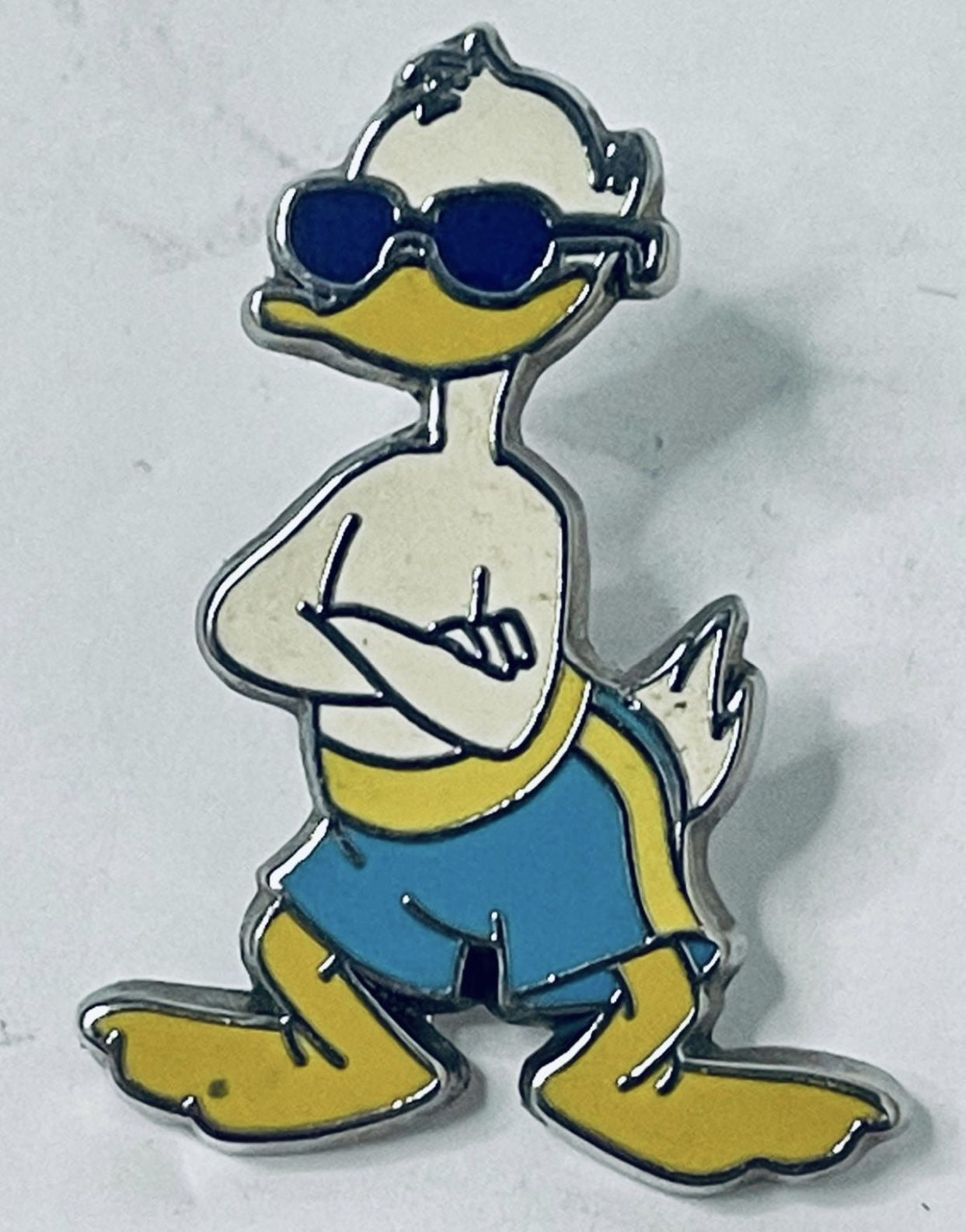 Disney Cool Characters Donald Duck Sunglasses Beach Booster Pin Trading