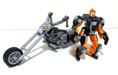 Lego Marvel Ghost Rider Mech and Motorcycle