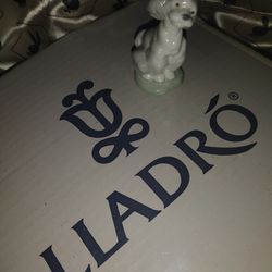 LLADRO  Poodle A Friend For Life