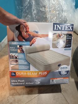 Queen air mattress with head board