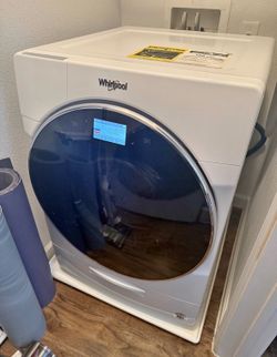 Whirlpool Smart Front Load Washer & Dryer Set - Excellent Condition