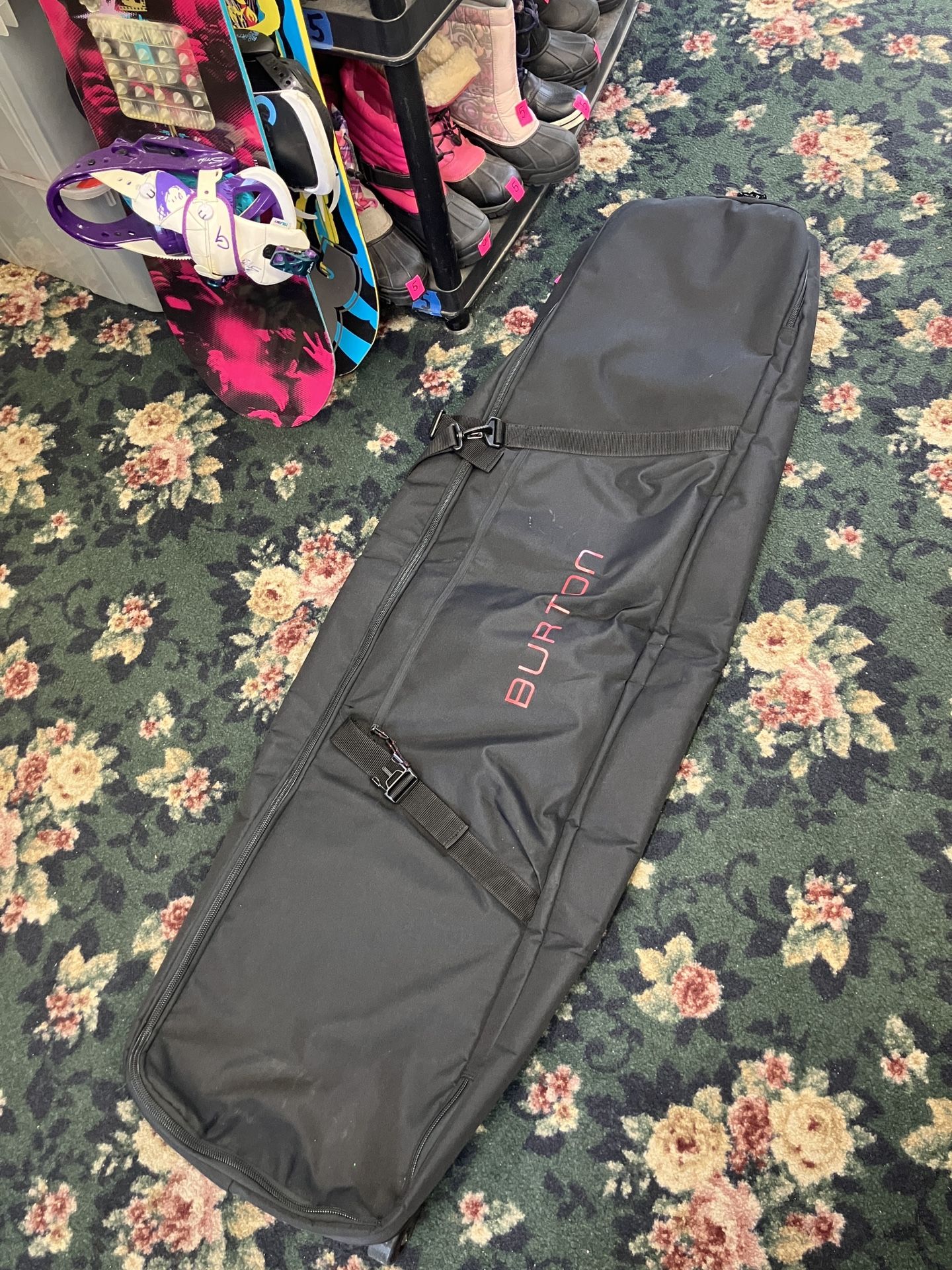 146cm Burton Snowboard Bag w/ Wheels🏂Holds all Your Gear🏂Like New, Never Put On An Airplane!