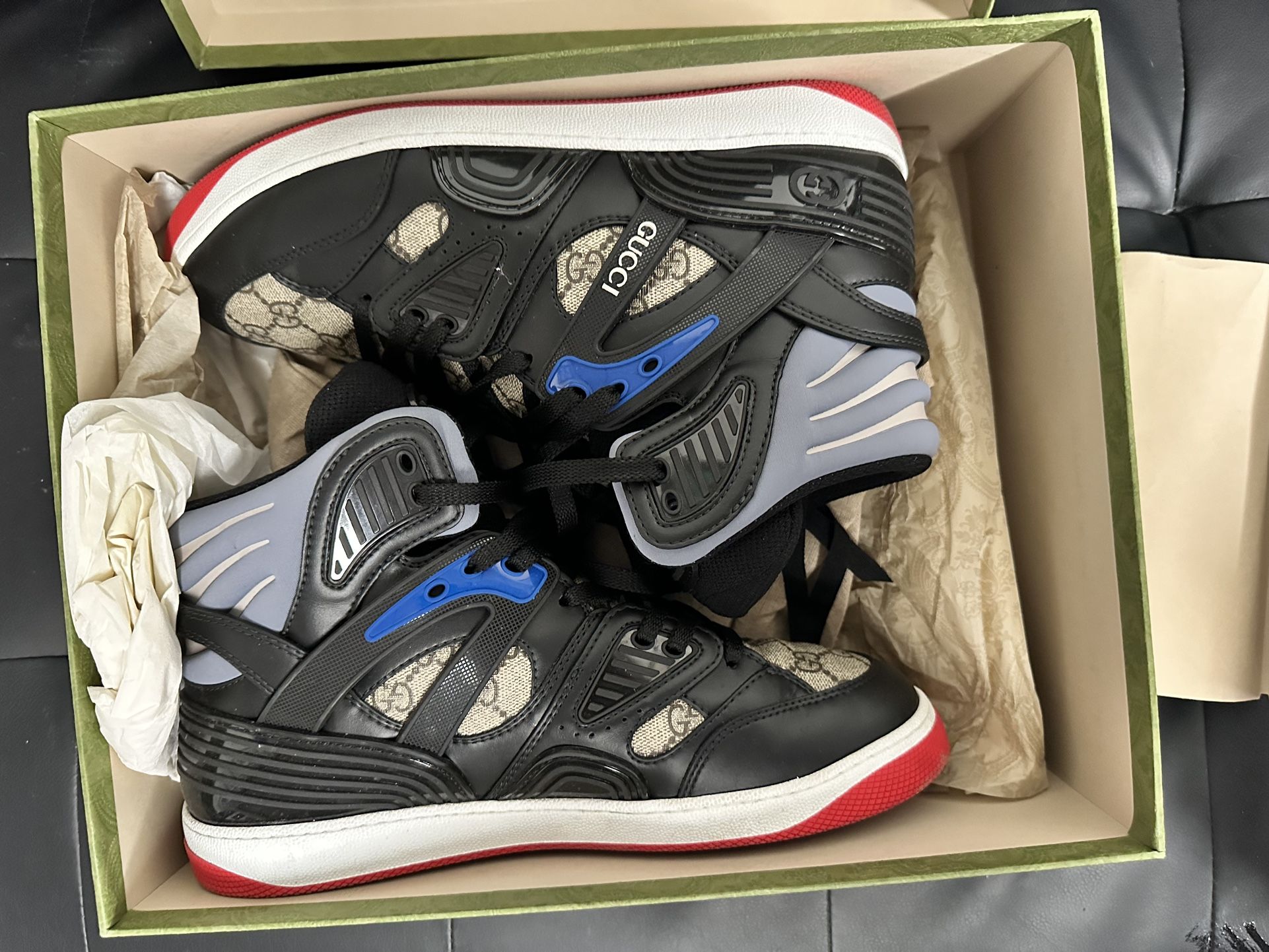Gucci men’s bball shoes size 10 mint condition used Air Jordan 11 X GUCCI Drop your size for a pair ⬇️ main image 4