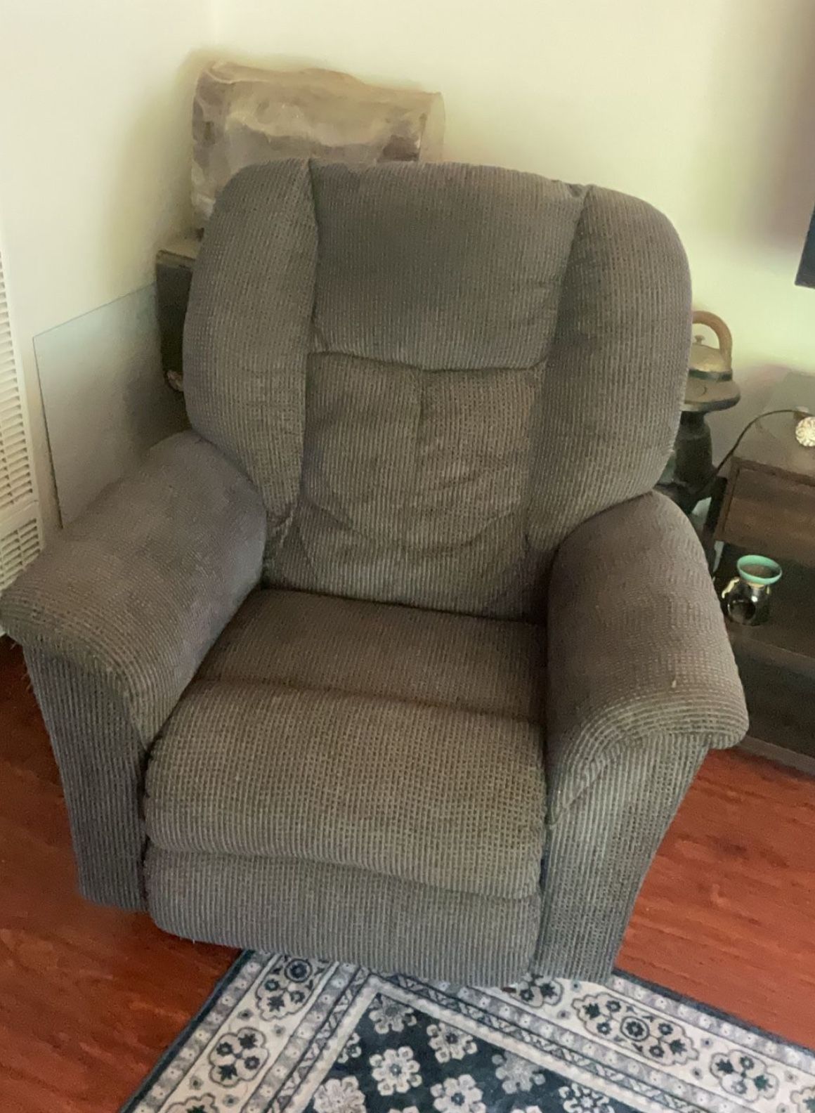 Free Recliner