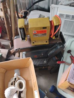 Belt Sander Ryobi 110 Plug In Very Powerful 100$ Then I Got A Two Sided Grinder I'll Take 50$ For That