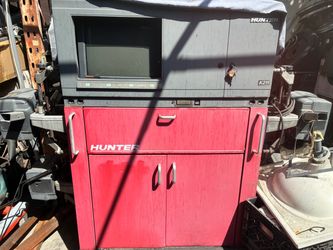 Hunter K211 Wheel Alignment Machine