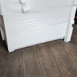 White 31" Refrigerator Brand New 
