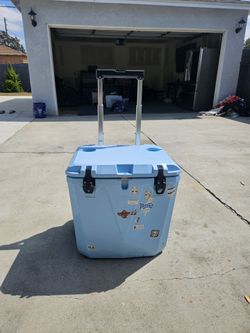 Seavilis Ice chest $60