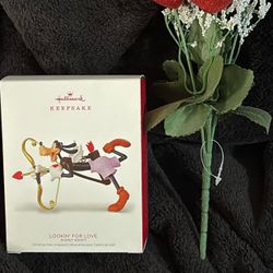 Hallmark/Disney Goofy “LOOKIN FOR LOVE “❤️ 